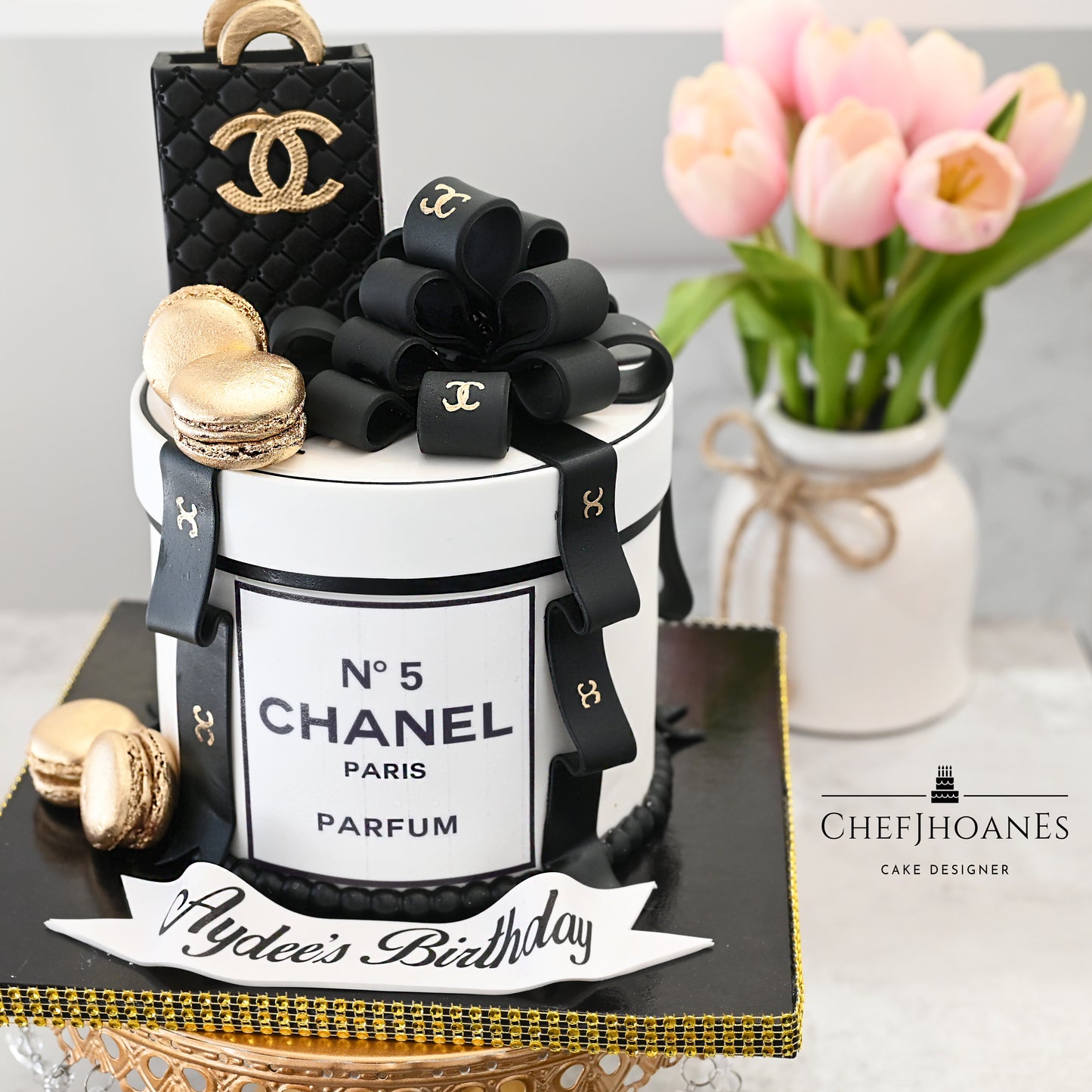 Chanel B&W cake. Feed 15 people.