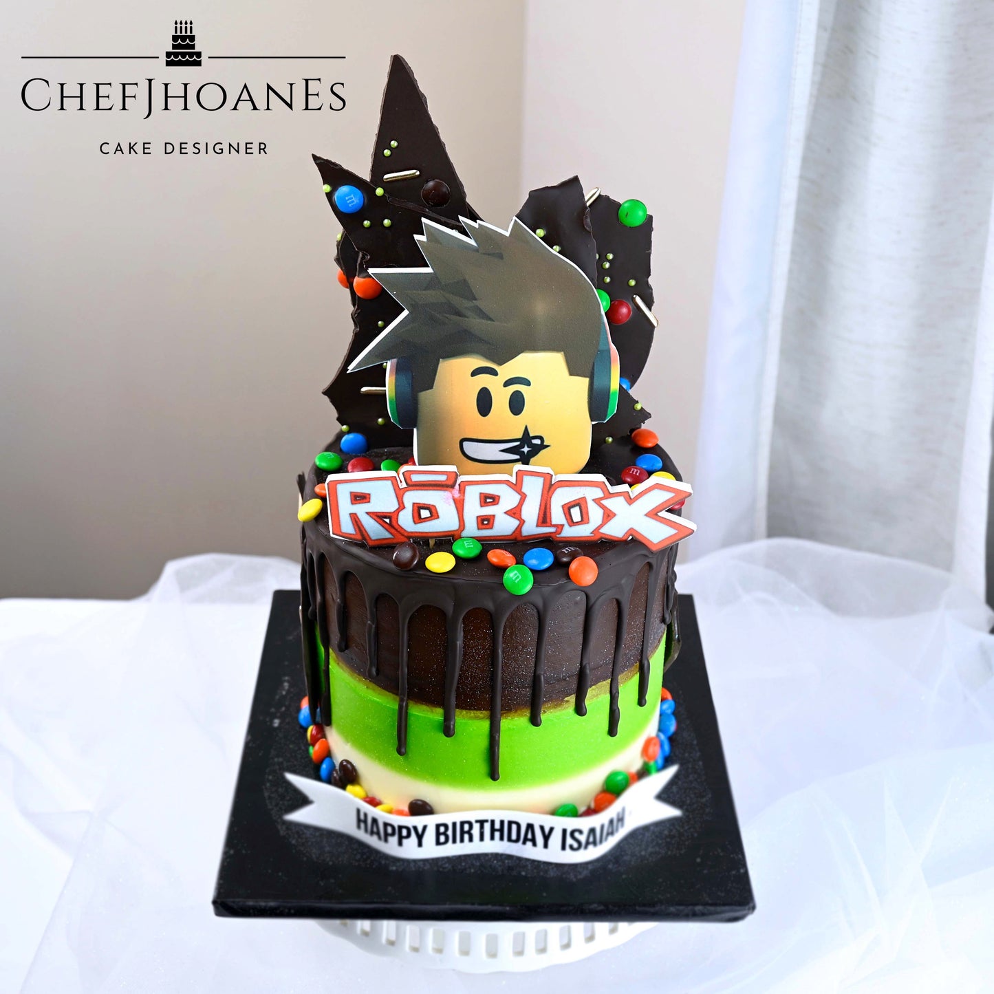 Roblox cake. Feed 15 people.